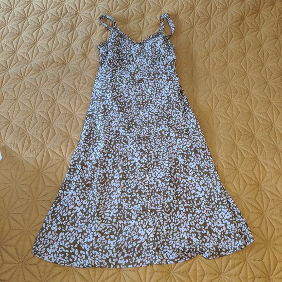 Leopard Midi Dress - Picture 7 of 8